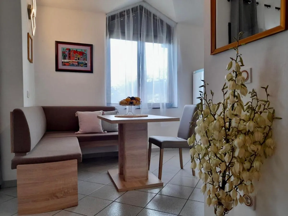 באסקה Apartments M Bozo Ideal For Relaxing Holidays קרואטיה