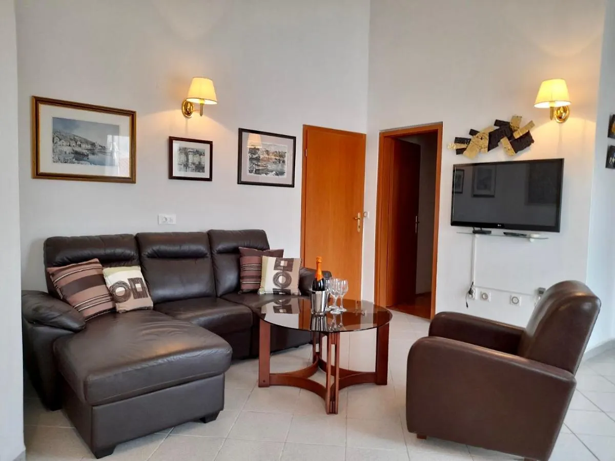 באסקה Apartments M Bozo Ideal For Relaxing Holidays 0*,  קרואטיה